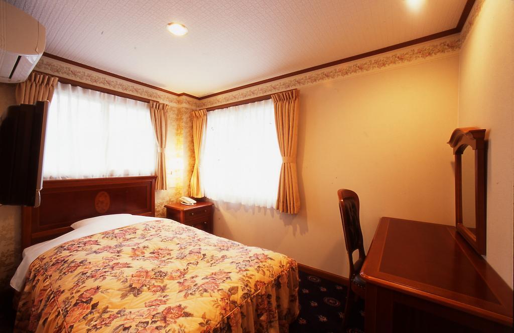 Beppu Station Hotel Rum bild